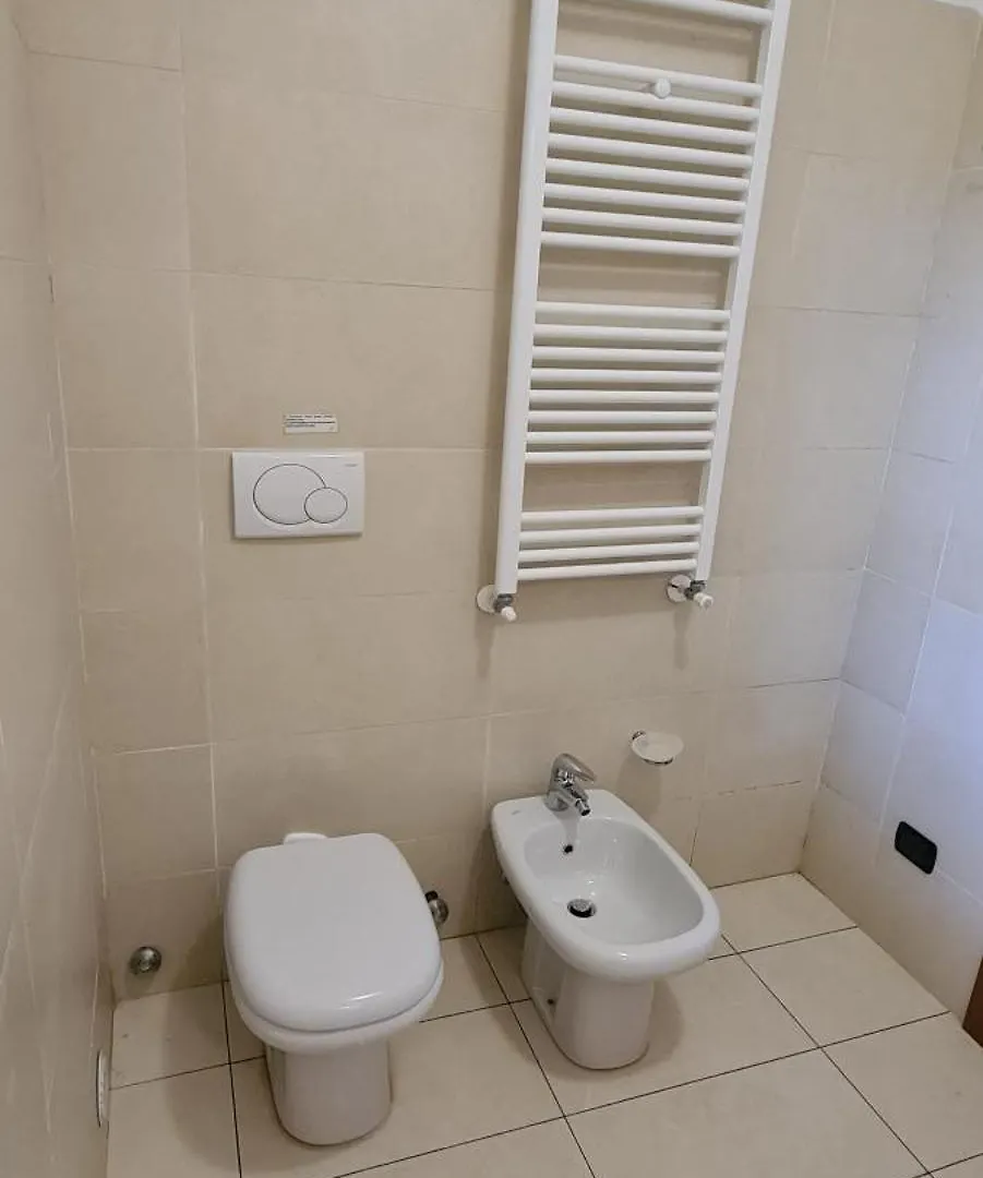 Perledo Villa Gli Ulivi - Ushuaia Apartment Lake & Garden View - Free Parking