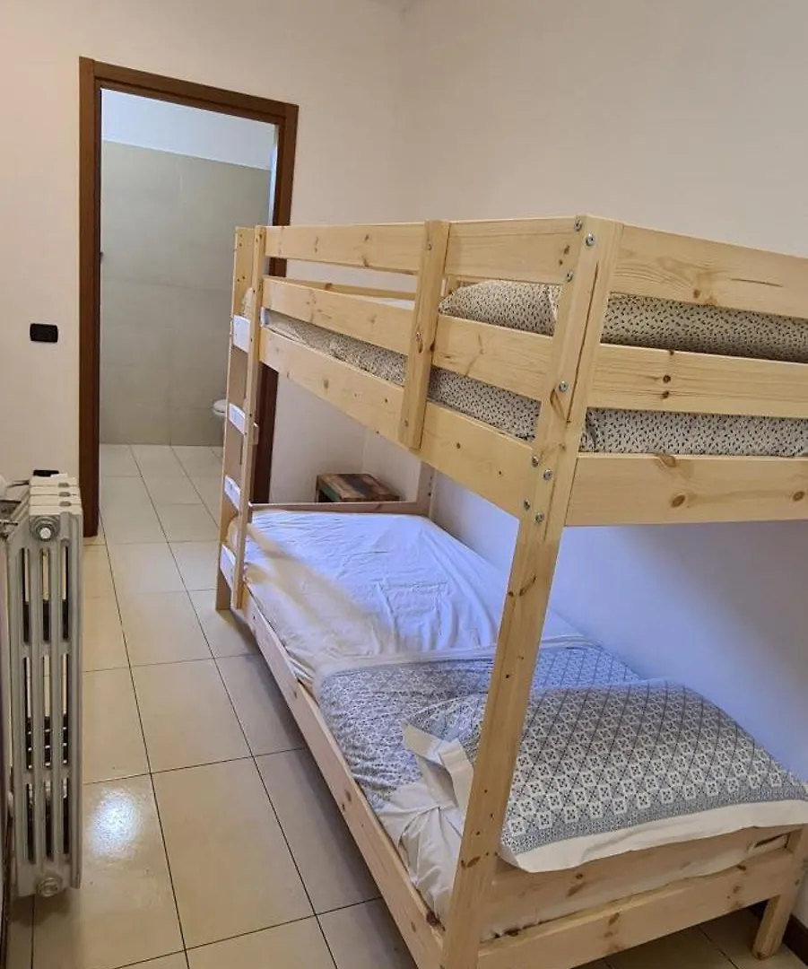 Perledo Villa Gli Ulivi - Ushuaia Apartment Lake & Garden View - Free Parking