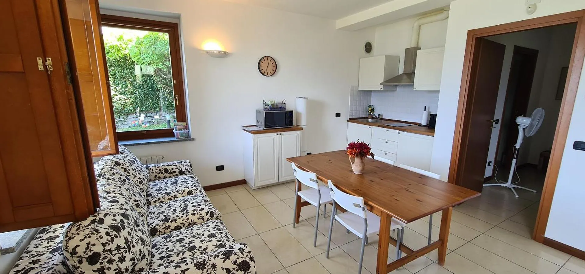 Perledo Villa Gli Ulivi - Ushuaia Apartment Lake & Garden View - Free Parking